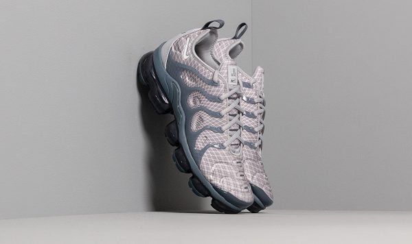 vapormax plus cool grey team orange